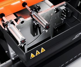 Dubbele verstekzaagmachines DG 102-P Instellen van de tussenliggende hoeken elumatec