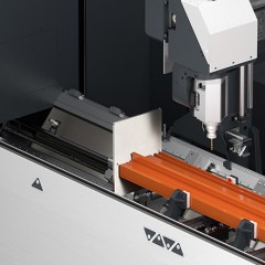 Centri di lavoro CNC SBZ 125/85 Posizionamento autonomo della morsa elumatec