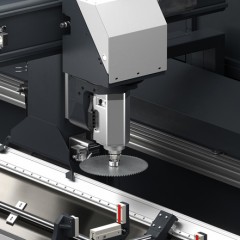 Centri di lavoro CNC SBZ 125/85 Nuova tecnologia per il cambio degli utensili elumatec